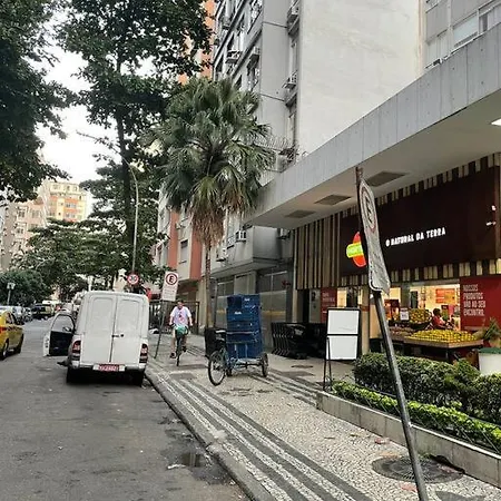 Amplo Quarto privado em casa compartilhada - Copacabana a 500m da praia-2